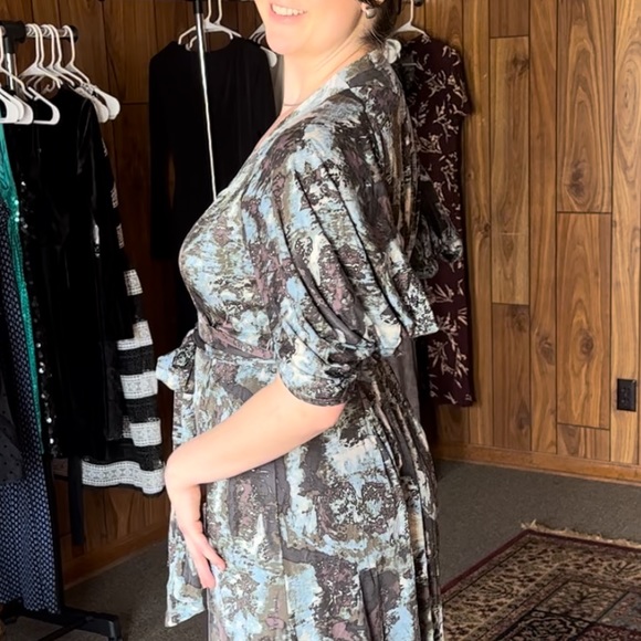 Max Azaria Maxi Gown with draped sleeves - Picture 5 of 11